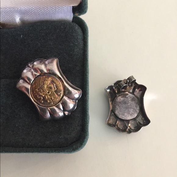 Rare Metal Slivery Antique Vintage Silver Italian Cameo Crest Post Earrings - Picture 8 of 8